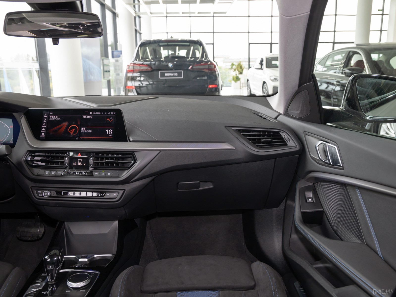 運動與精致并存——深度解析寶馬2系2021款225i四門轎跑車M運動曜夜套裝內飾